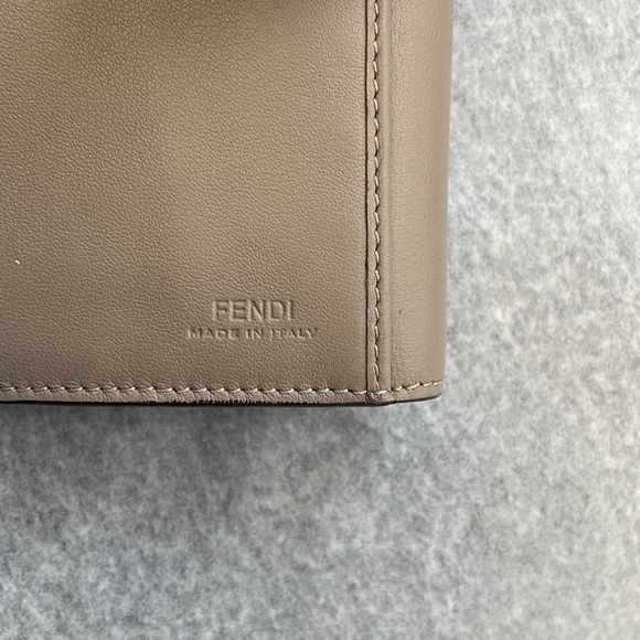 Authentic FENDI Peekabo Gray Beige Roman Leather Long Wallet Made in Italy - Picture 9 of 14